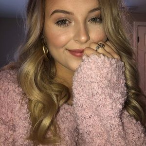 Pretty pink popcorn boutique sweater